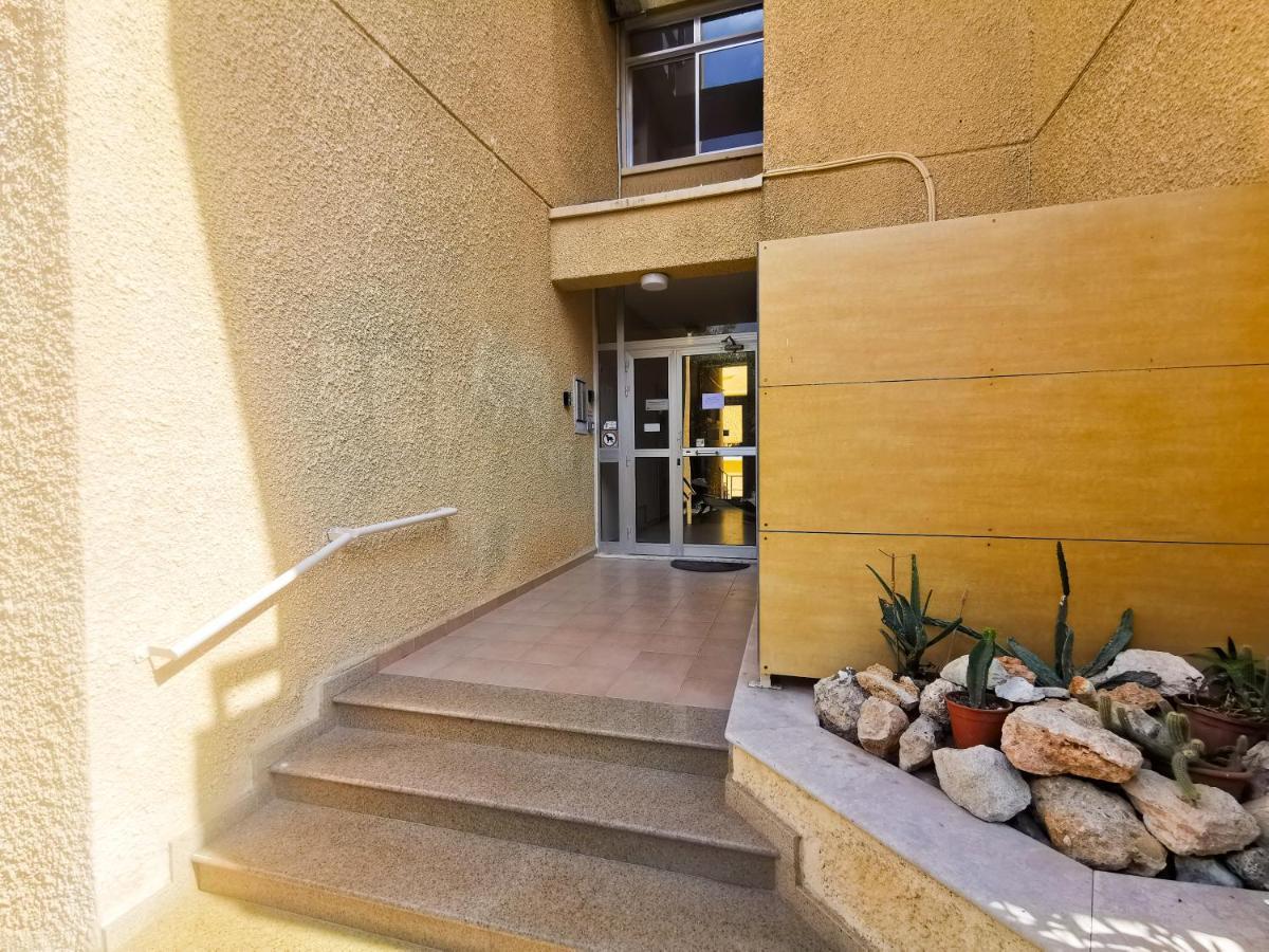Sea-Esta Seaview Apartment, 200 Meters To The Beach Ларнака Екстер'єр фото